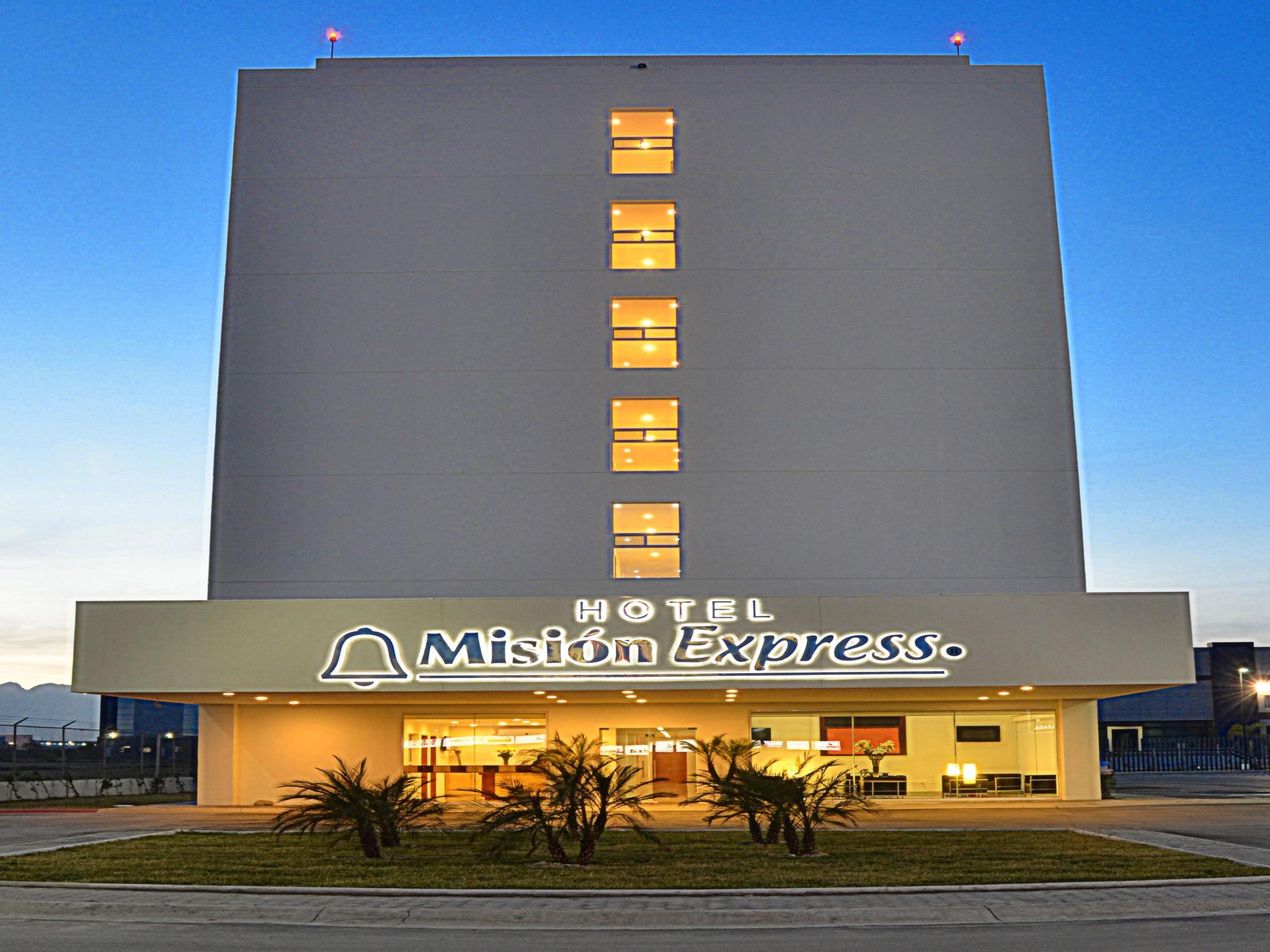 Mision Express Monterrey Aeropuerto La Fe Hotel Екстериор снимка